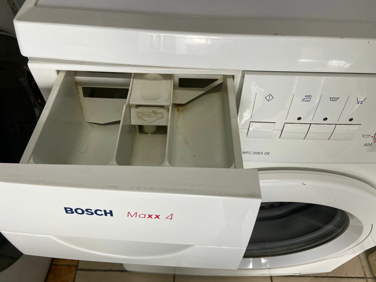 Стиральная машина Bosch WFC 2063